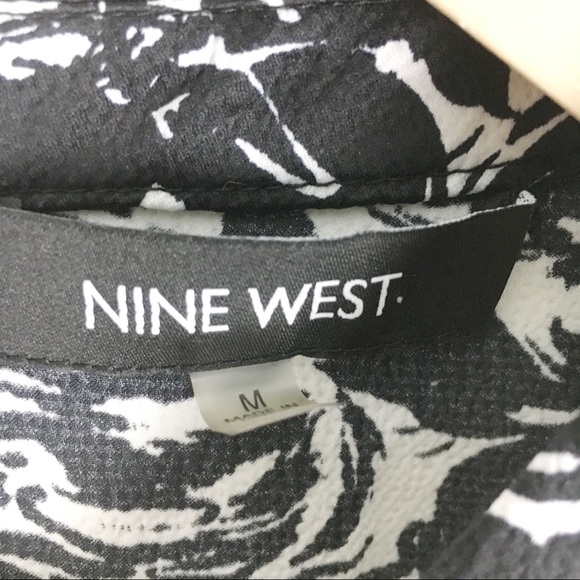 Nine West Womens Size Medium M Black White Artsy Floral Rose Print Blouse Top - Picture 5 of 8